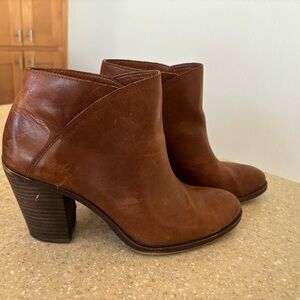 Lucky Brand 🍀 leather ankle boots. Good and cared for condition.